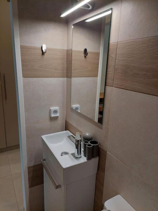 Cozy, Sunbathed, 30M2 Apartment Атина Екстериор снимка